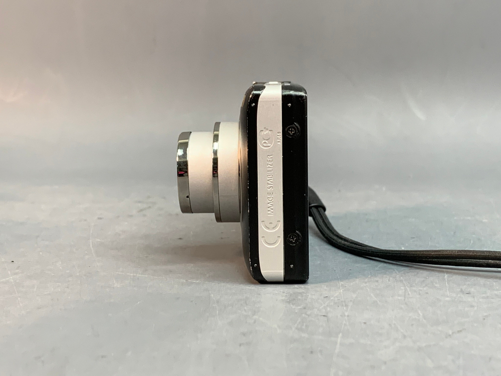 Canon Digital IXUS 117 HS царапины