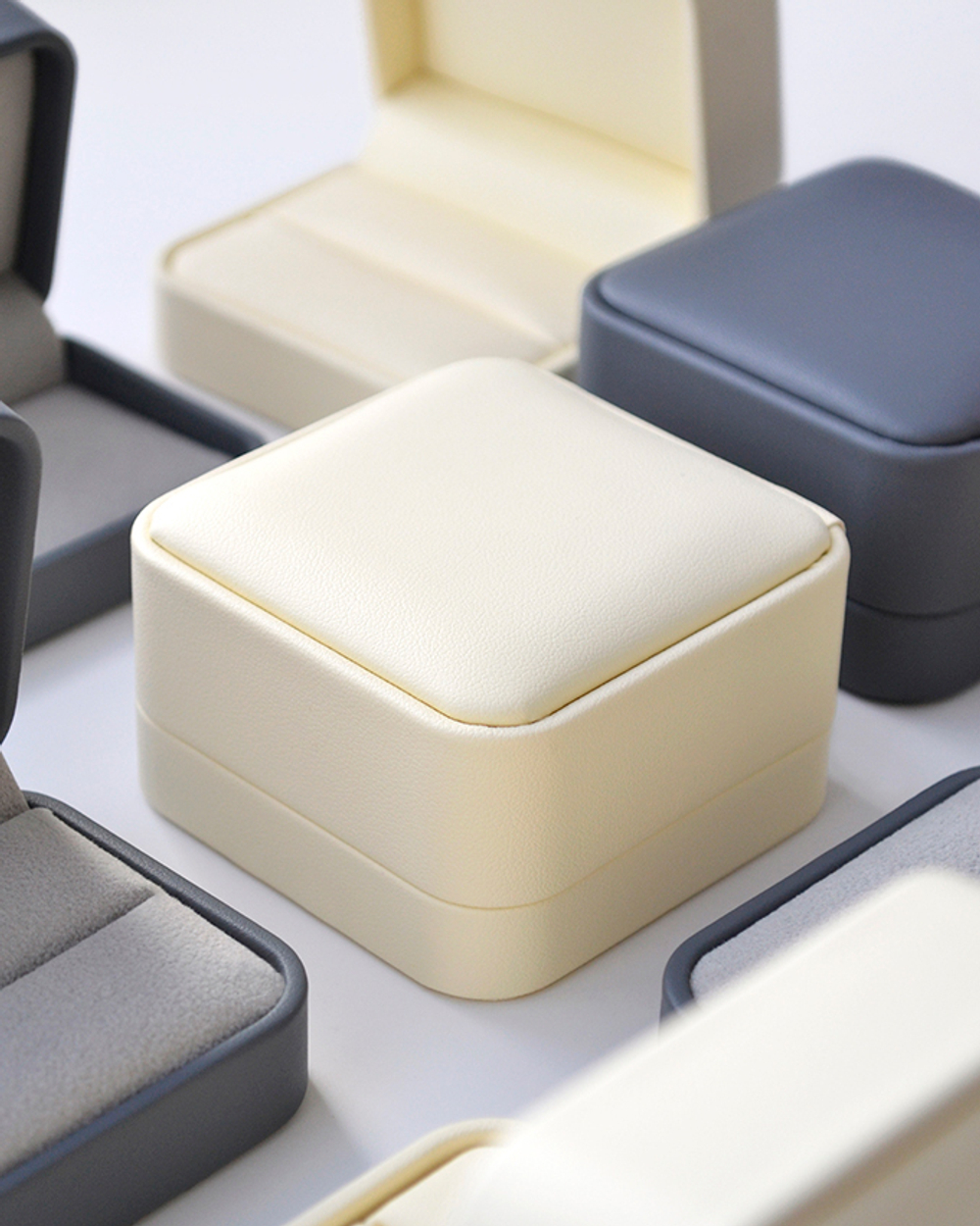 Футляр «Граф 2.0» для демонстрации обручальных колец на витрине