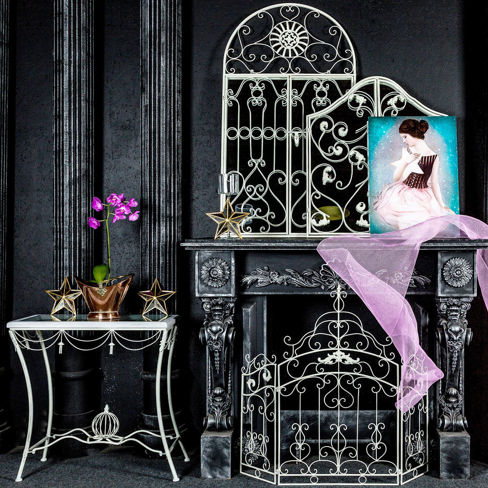 Настенное зеркало Монтанер Объект мечты