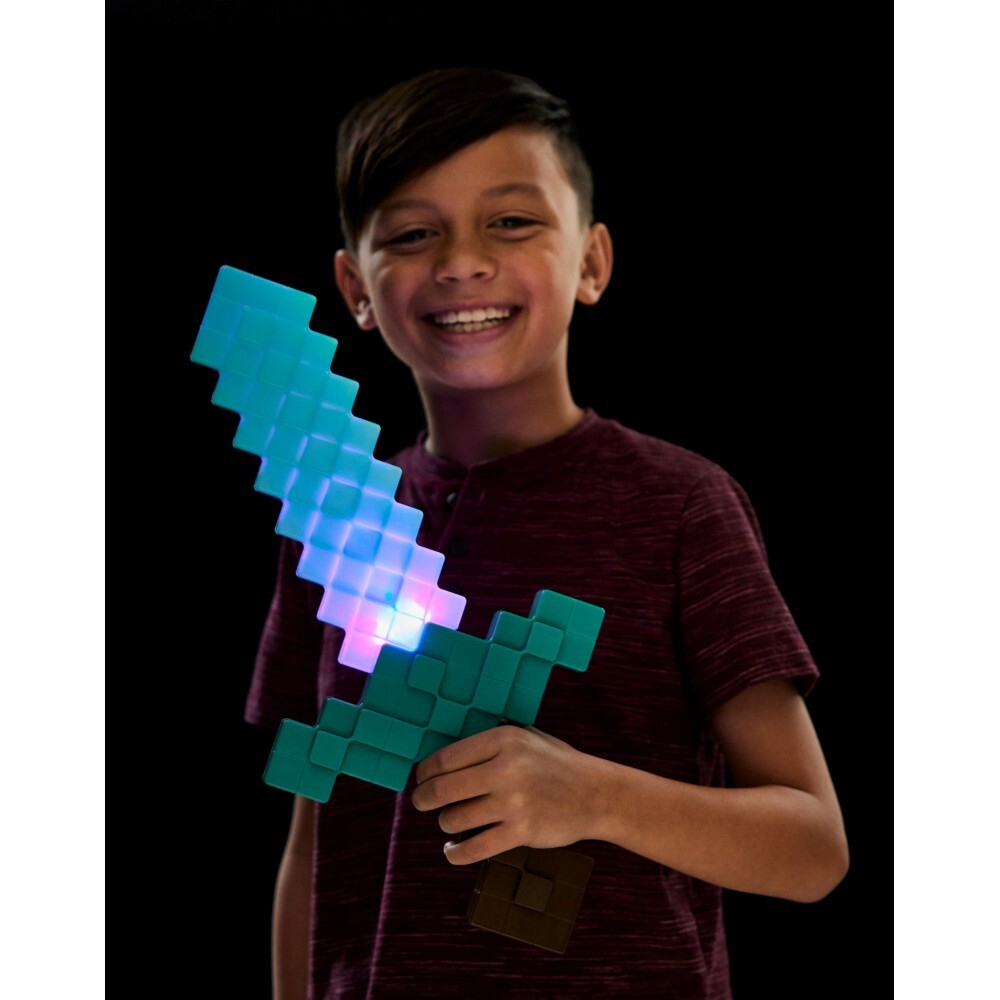 Minecraft - Зачарованный меч со светом и звуком HNM78 / артикул   HNM78  / GTIN 194735145393