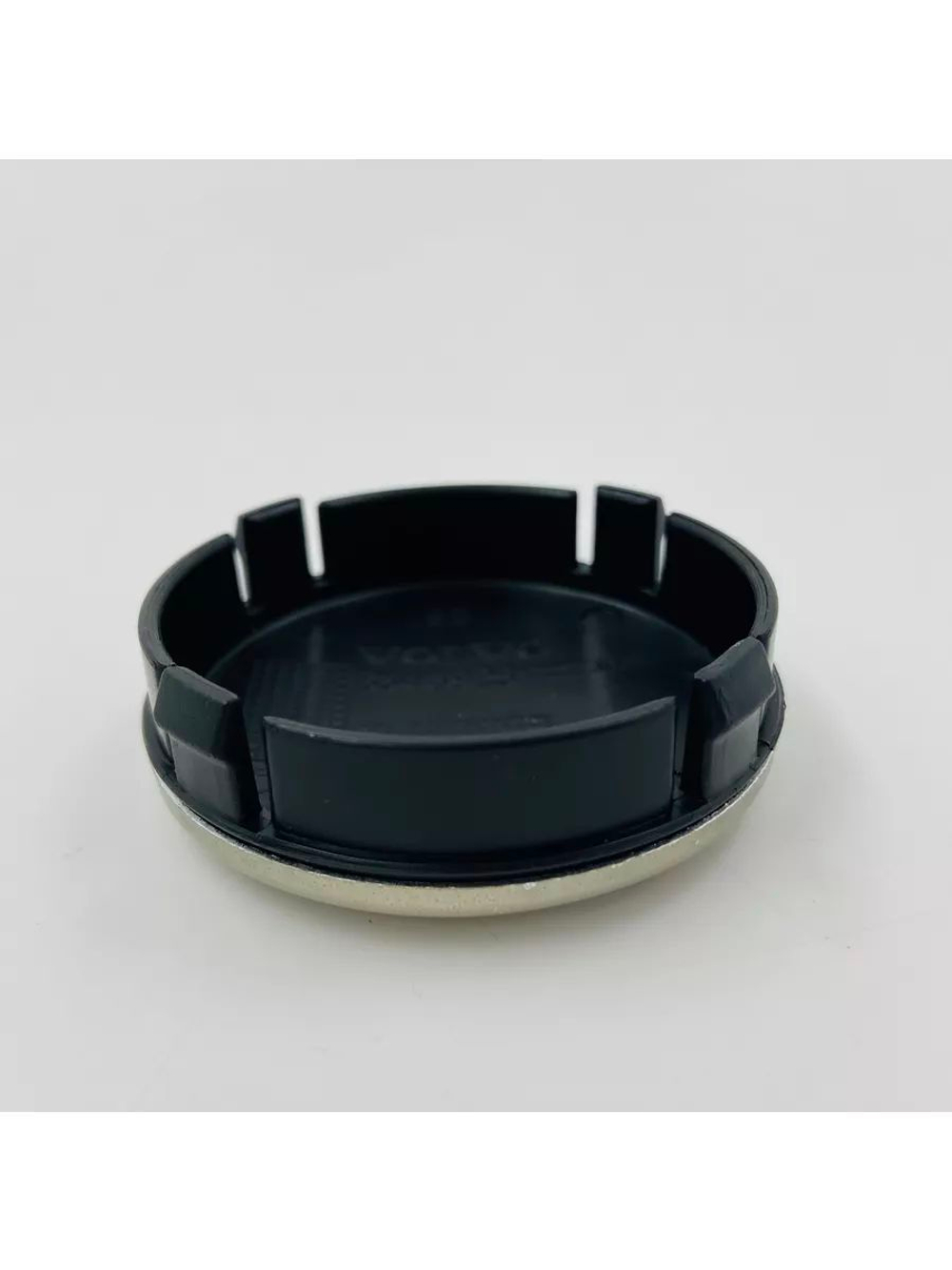 Колпачки заглушки на литые диски с эмблемой Volvo 64 мм 4 шт