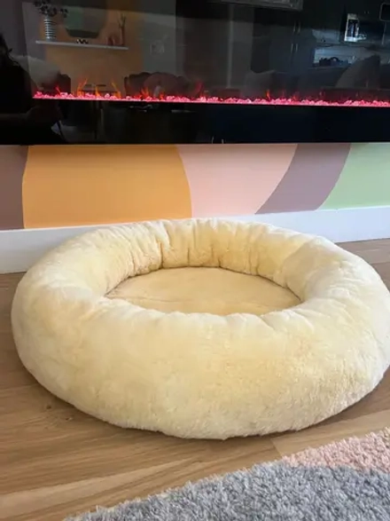 Лежанка для животных из согревающей овчины