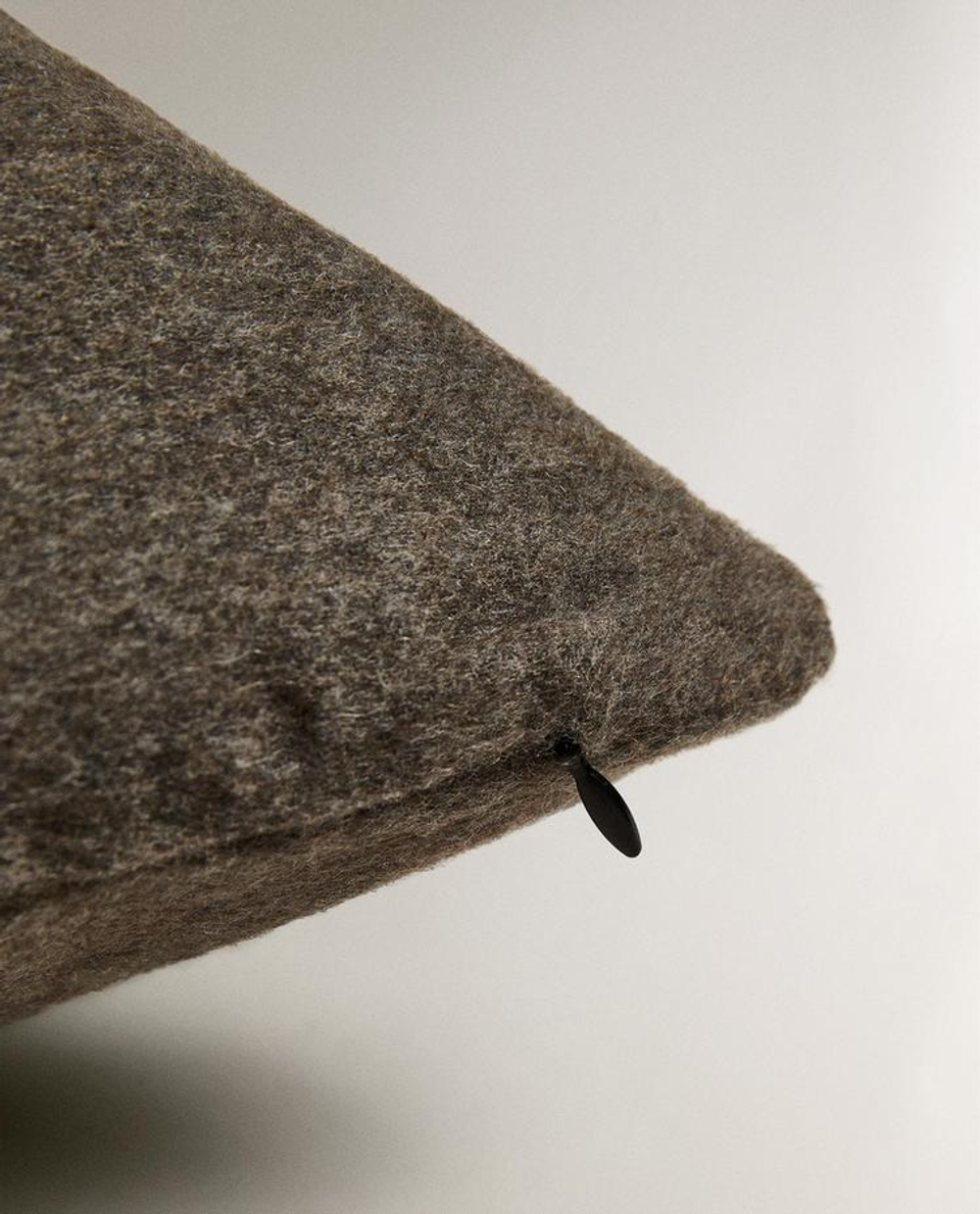 ZARA HOME ОДНОТОННАЯ КАШЕМИРОВАЯ НАВОЛОЧКА, СЕРЫЙ