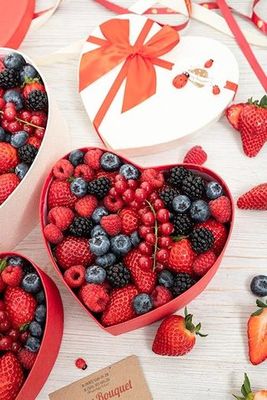 Сердце свежие ягоды микс