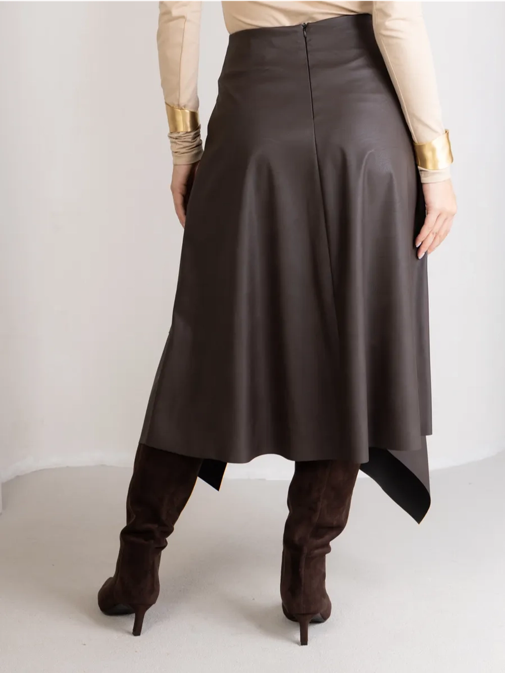 Юбка кожаная трапеция миди