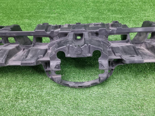 Кронштейн решетки радиатора Toyota RAV4 XA50 18-нв