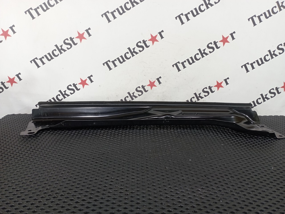 Усилитель двери правой 2020г