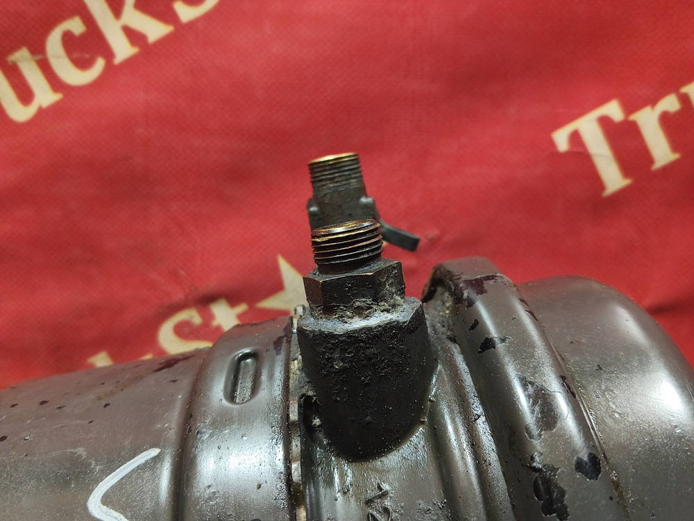 Энергоаккумулятор тормозной передний