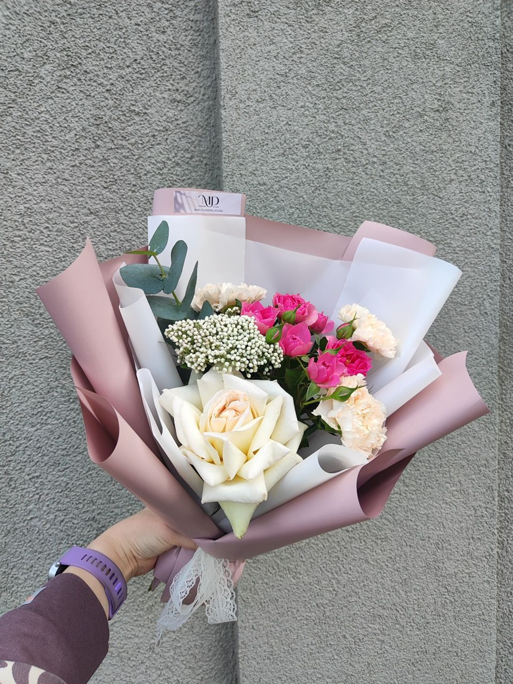 Букет с пионовидной розой