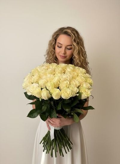 51 Роза белая Эквадор 60см.