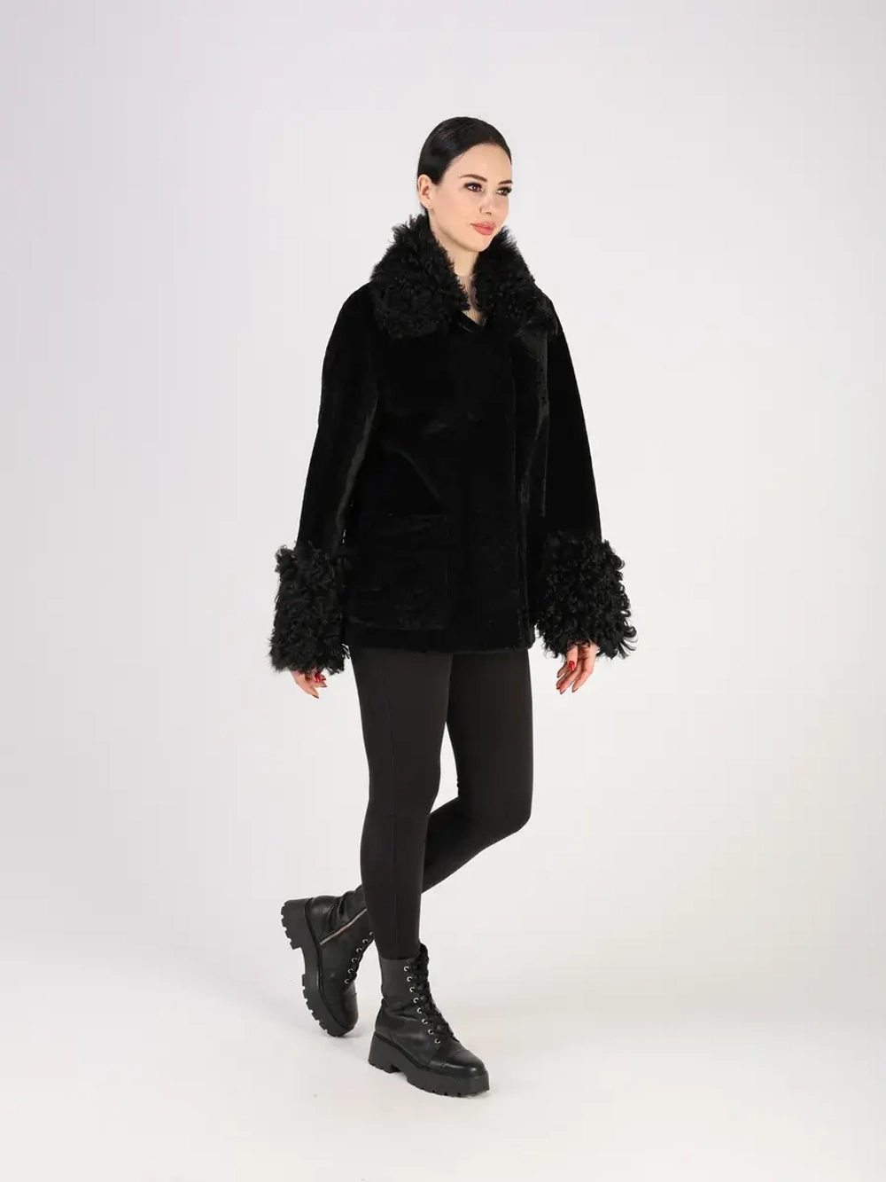 Дубленка зимняя шуба натуральная короткая двусторонняя