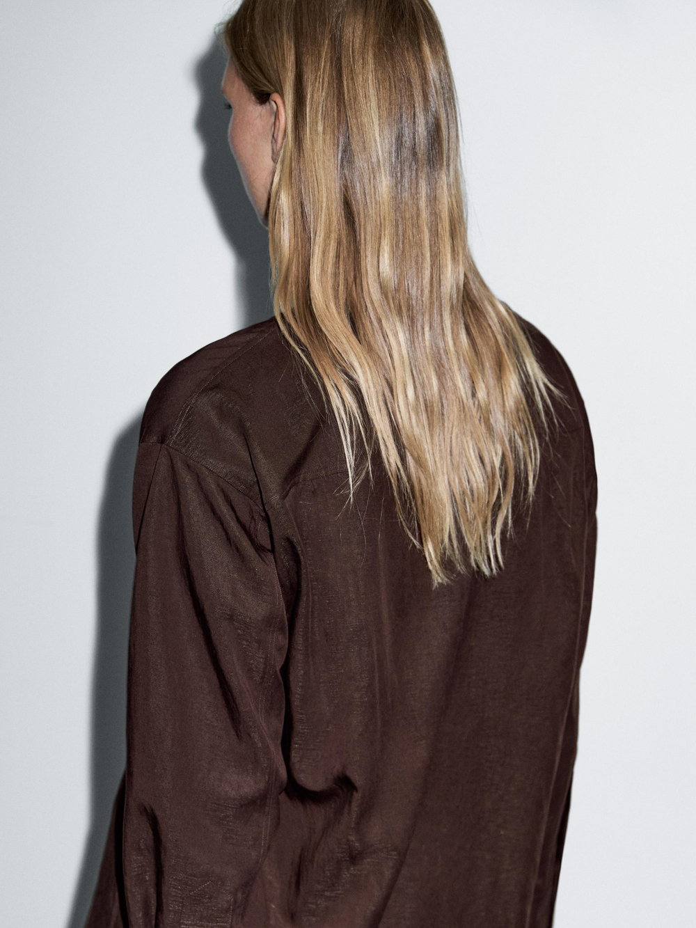 Massimo Dutti Вид Рубашка с V-образным вырезом и карманами, коричневый