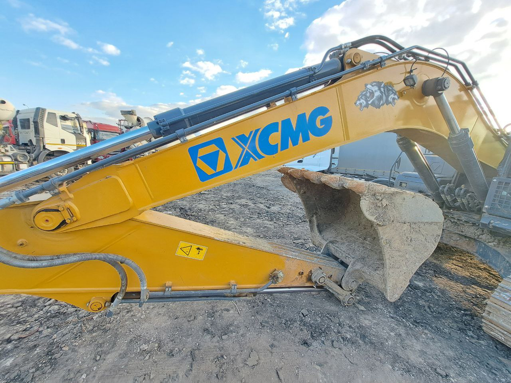 XCMG XE260 Экскаватор XE260D (Дизельный, 6,7 л, 204 л.с., АТ)