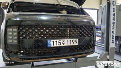 Hyundai Staria 4WD 라운지 9-и местный (10.2022)