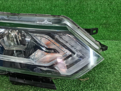 Битая Фара правая Nissan Qashqai 2 j11 2017-2023 галоген