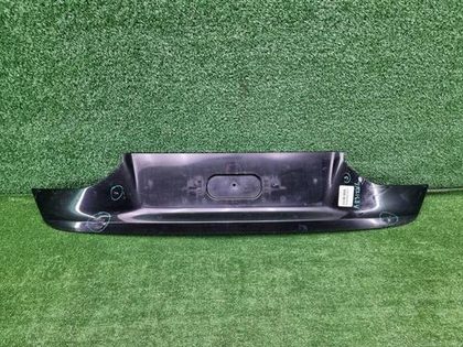 Накладка крышки багажника BMW 7er G11 (2015-2022)