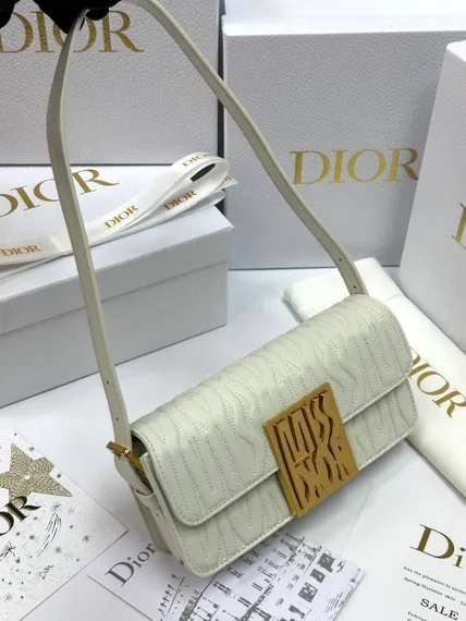 Сумка с клапаном Miss Dior белый