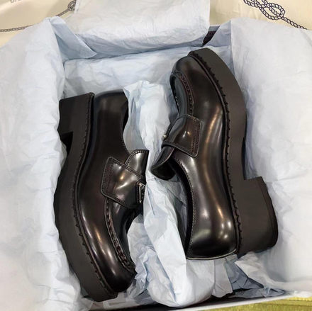 Лоферы Prada