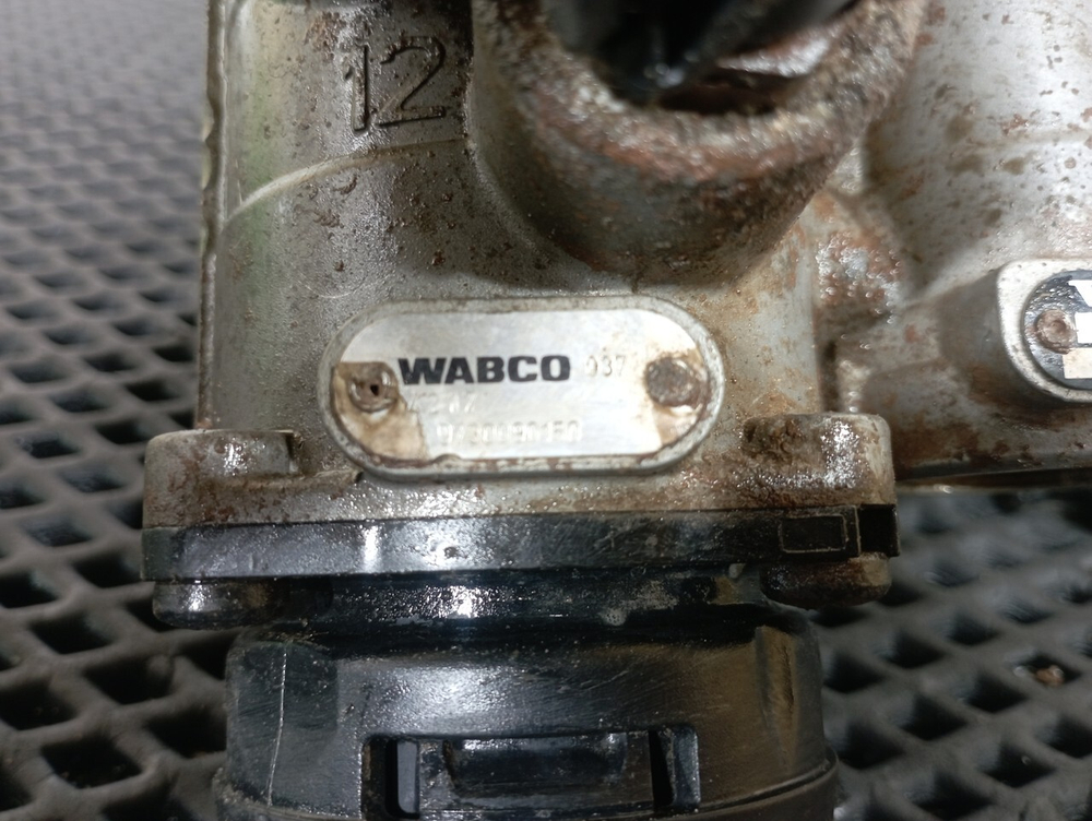 Кран управления тормозами прицепа 2017г.