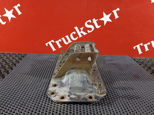 Кронштейн траверсы рамы левый