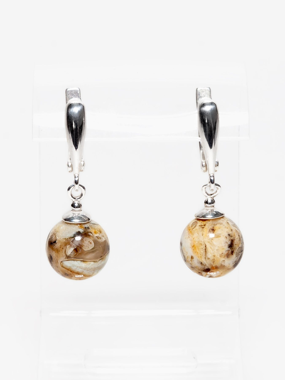 Серьги цельным пейзажным янтарем 10 мм. Натуральный камень серьги