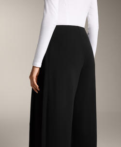 OYSHO Мягкие на ощупь брюки широкого кроя с модалом и складками по бокам, черный