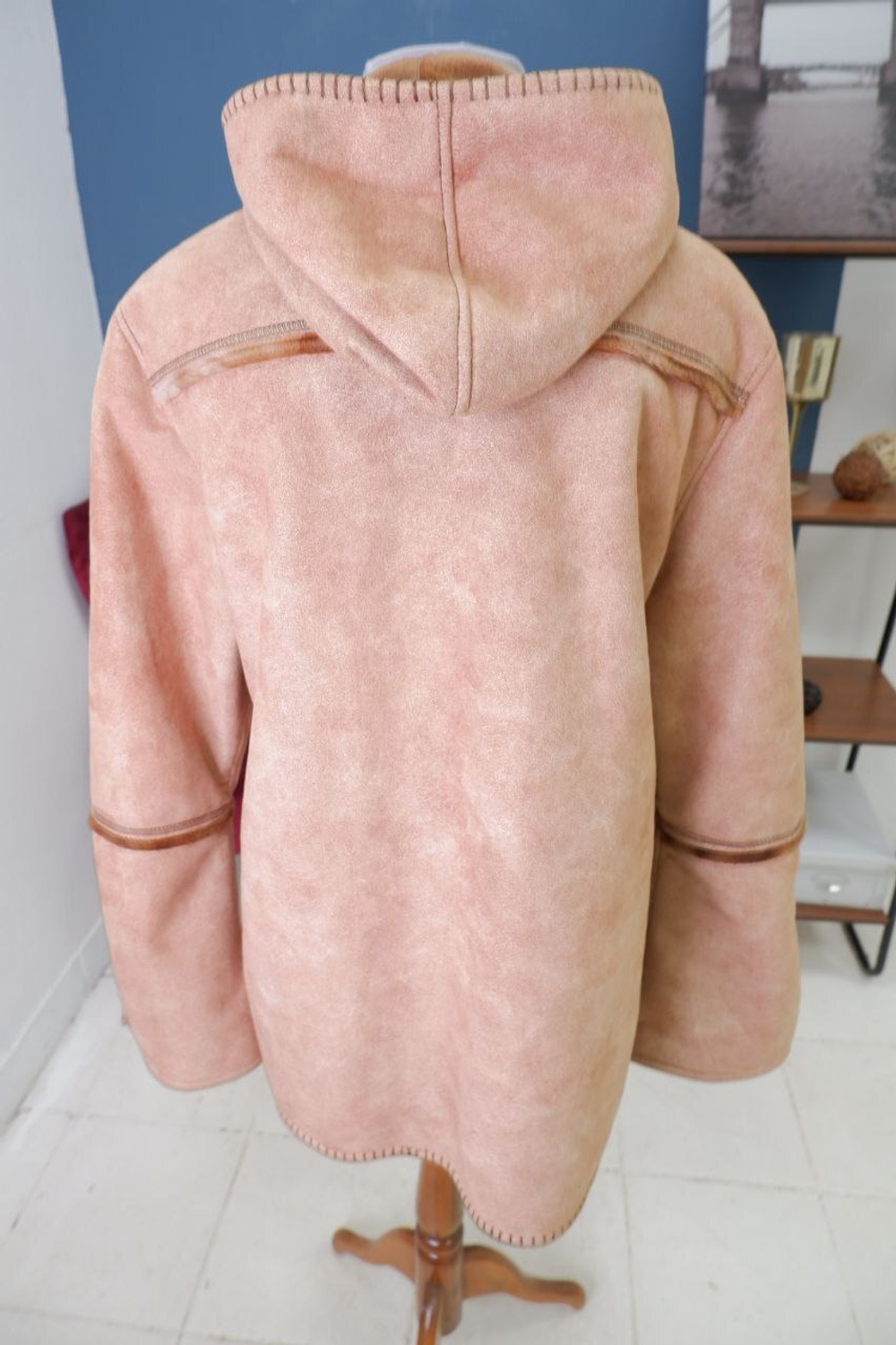 Дубленка демисезонная с капюшоном 50 размер