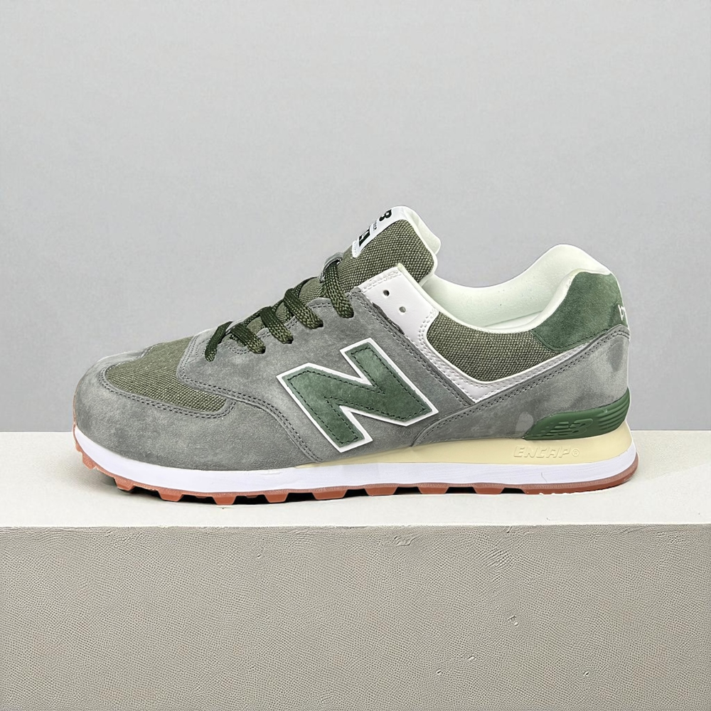 New Balance 574 • Green