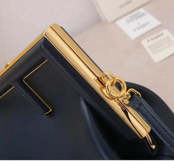 Сумка Fendi Fendi First маленькая черный
