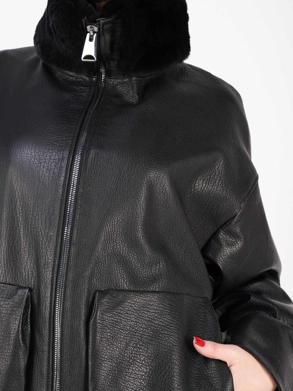 Кожаная куртка демисезонная