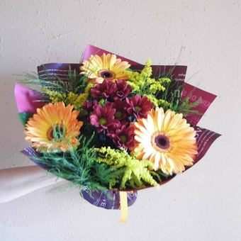 Букет из герберы, хризантемы и солидаго Школьный 2