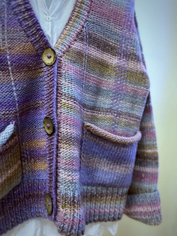 Вязаный кардиган оверсайз с V вырезом Spark на пуговицах