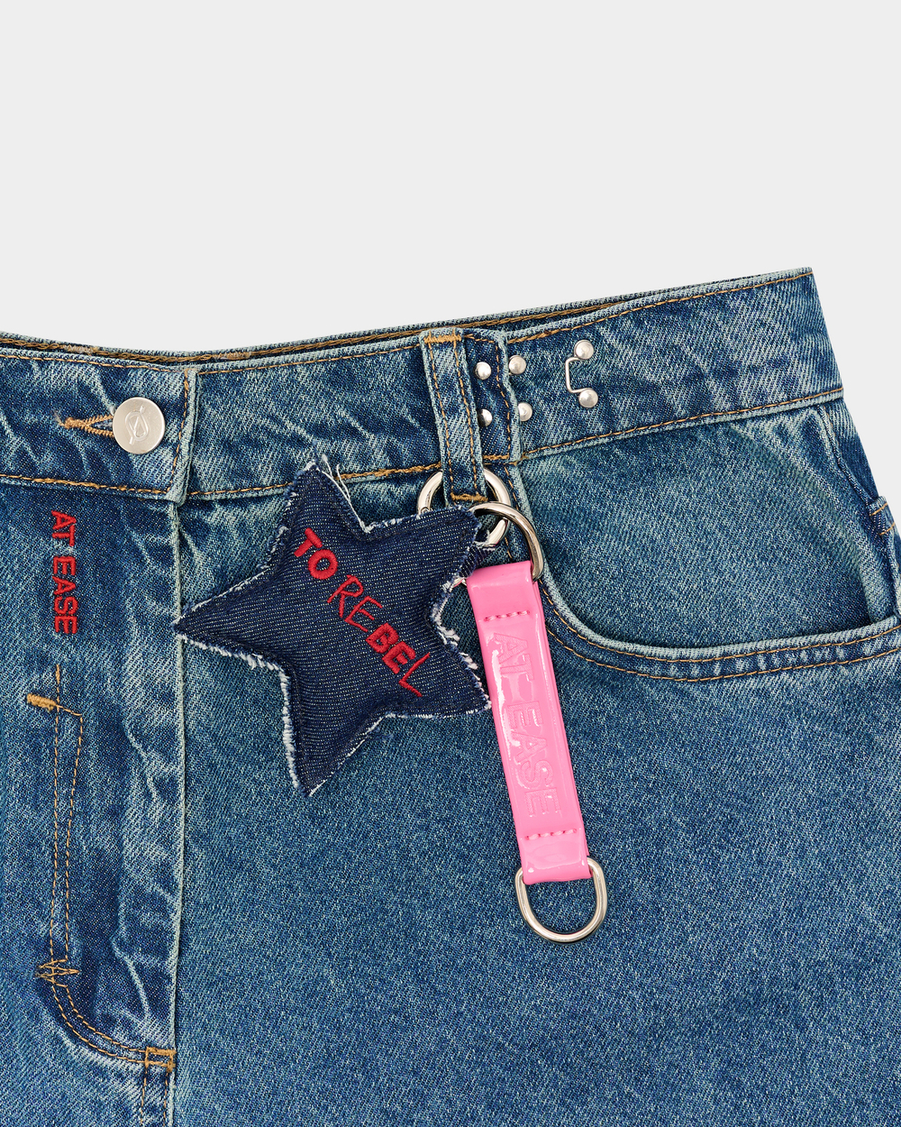 Брелок TO REBEL розовый