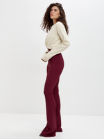 Бордовые расклешенные легинсы в рубчик