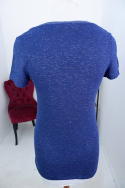 Футболка We с V образным вырезом переливающаяся, маркировка S, визуально на 44 размер