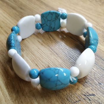 Браслет полукруг через шарик, агат белый, бирюза, 21x17 мм 315874