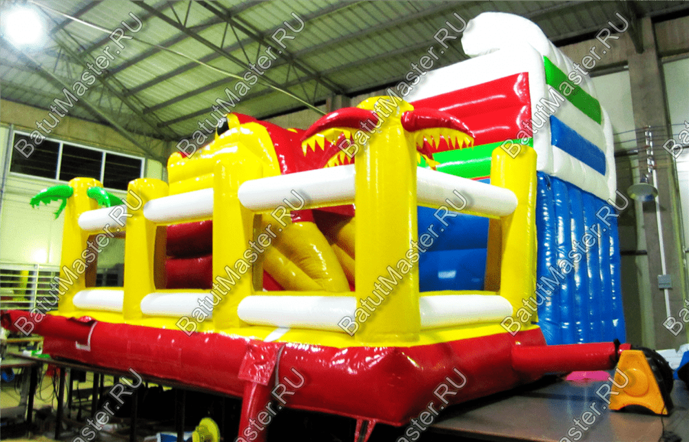 Коммерческий батут "Белый клык" с механизированной головой, цвет красно-желтый, 6*5*4 м
