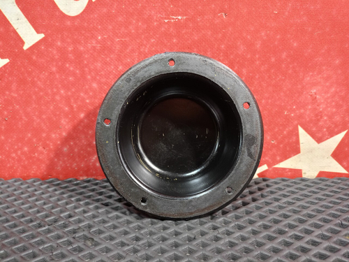 Крышка ступицы передней