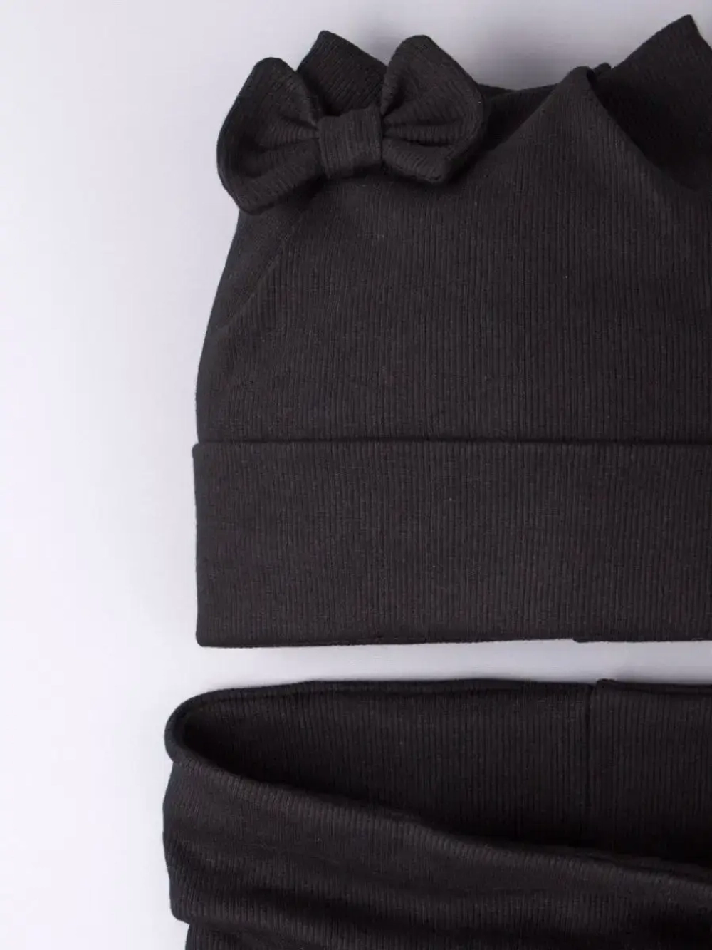 Шапка для девочки осенняя с ушками и снуд