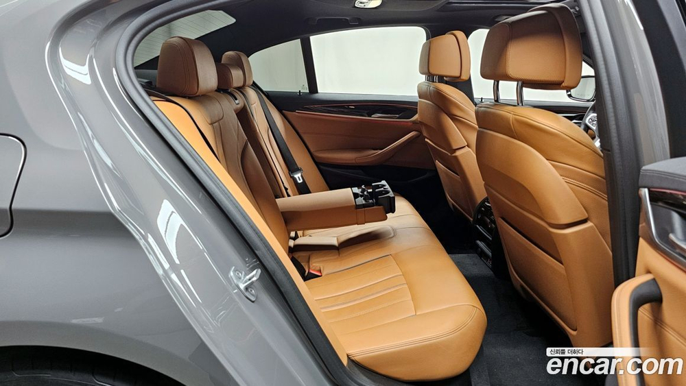 BMW 5 Series (G30) 520i M Sports (10.2020)