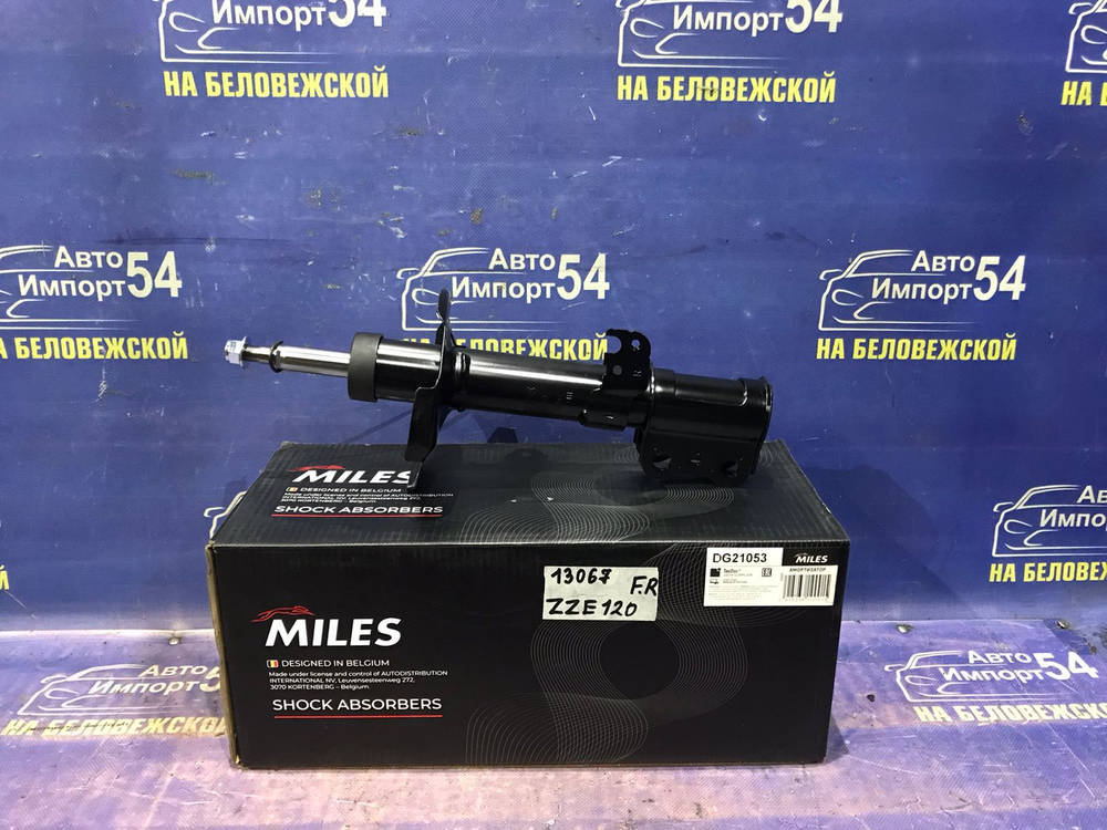 Стойка передняя правая TOYOTA COROLLA 2001-2002