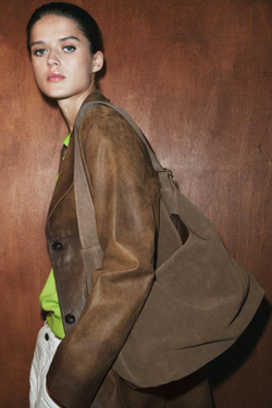 ZARA БОЛЬШАЯ СУМКА-МЕШОК С КОЛЬЦОМ ИЗ КОЖИ, КОРИЧНЕВЫЙ