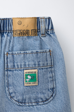 ZARA ДЖИНСОВЫЕ ШОРТЫ SNOOPY PEANUTS™, ВЫЦВЕТШИЙ СИНИЙ