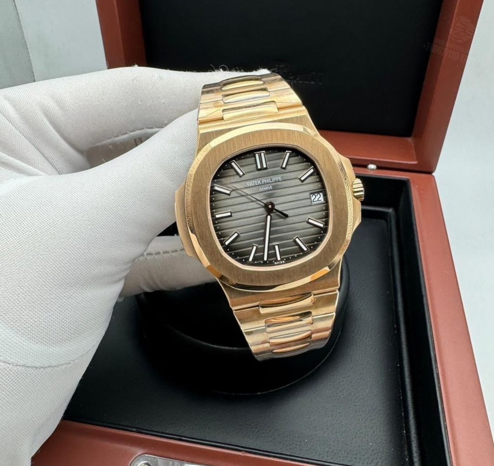Часы Patek Philippe Nautilus