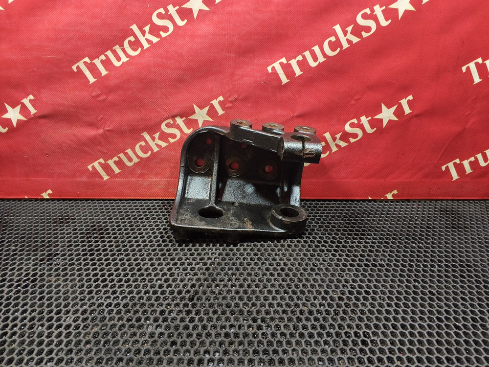 Кронштейн рессоры передней правый 2023г.