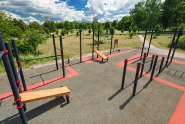 «Амират»: Новая эра уличного спорта. Выбираем воркаут-комплекс на 2026 год