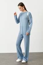 22757 Джемпер женский (голубой)