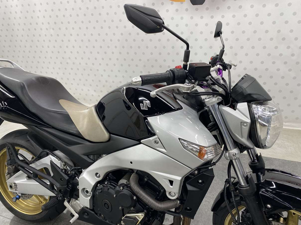 Suzuki GSR400 2006