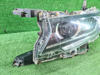 Битая Фара левая Toyota Land Cruiser Prado 150 (2017-н.в.) LED