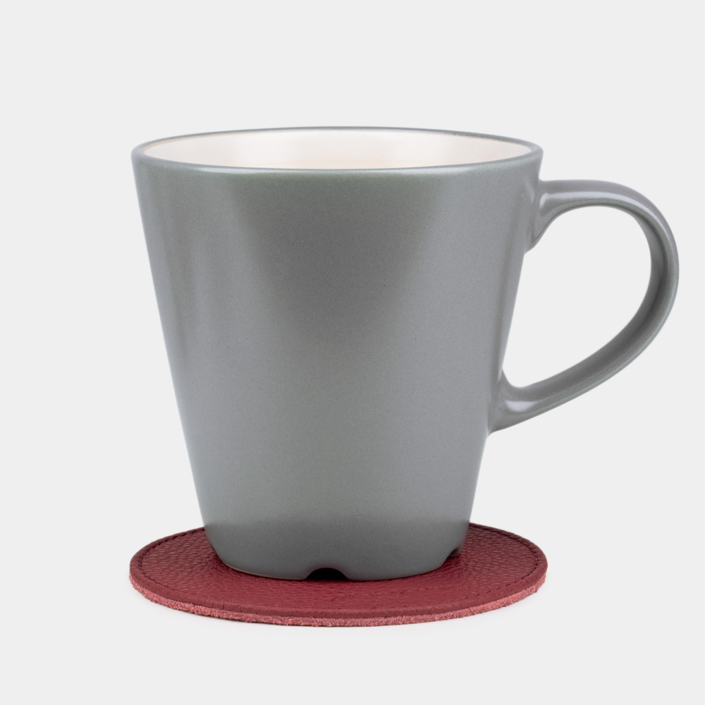 Подстаканник кожаный вишневого цвета